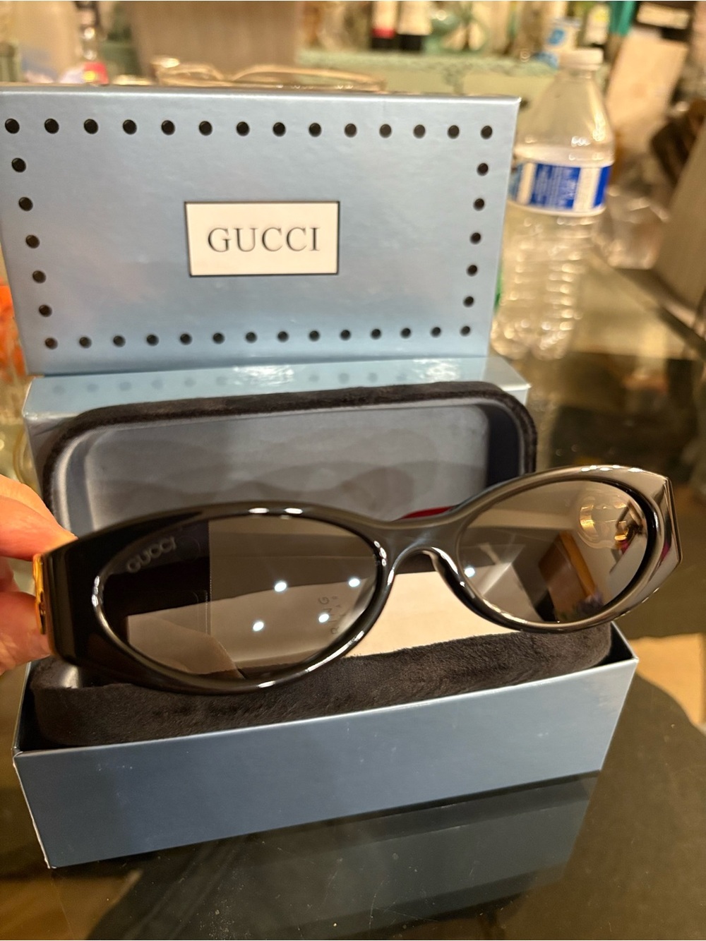 Gucci Black Oval Logo Sunglasses new with packaging - Picture 12 of 13